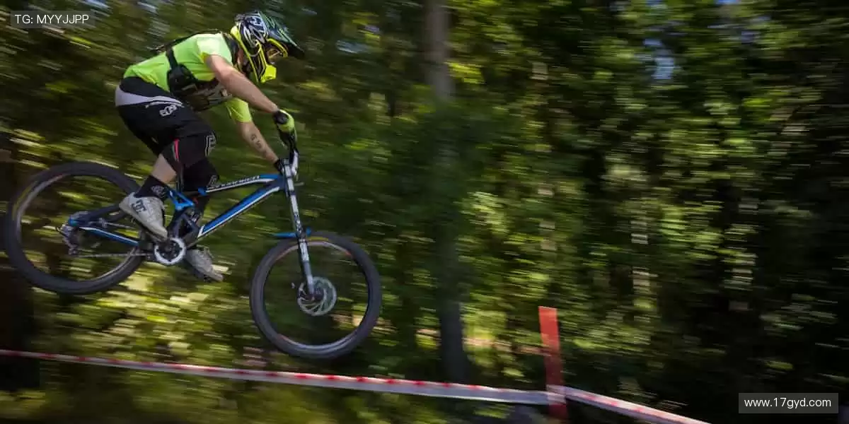 🌟 从赛场到生活,周边让热爱无处不在!